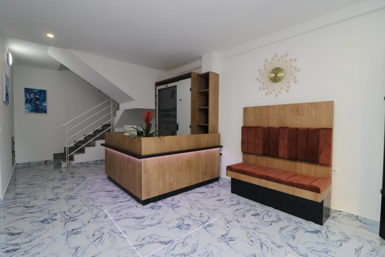Heming-Way Hotel Durrës Eksteriør billede