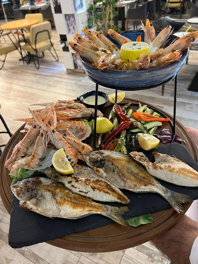Heming-Way Hotel Durrës Eksteriør billede